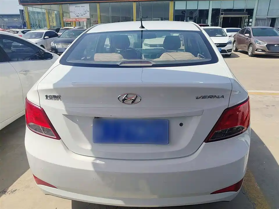 Hyundai Rena