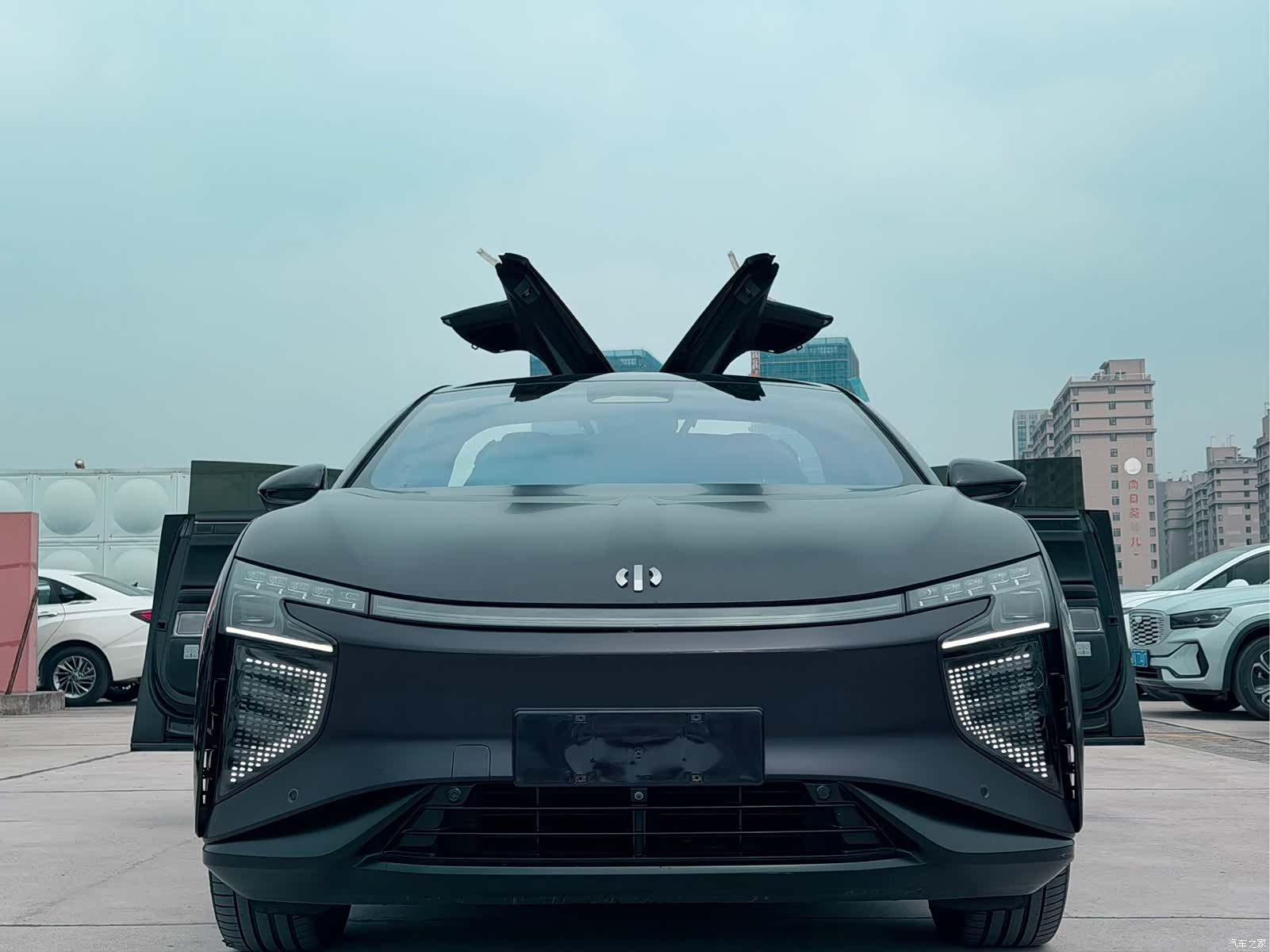 HiPhi X, 2022 2
