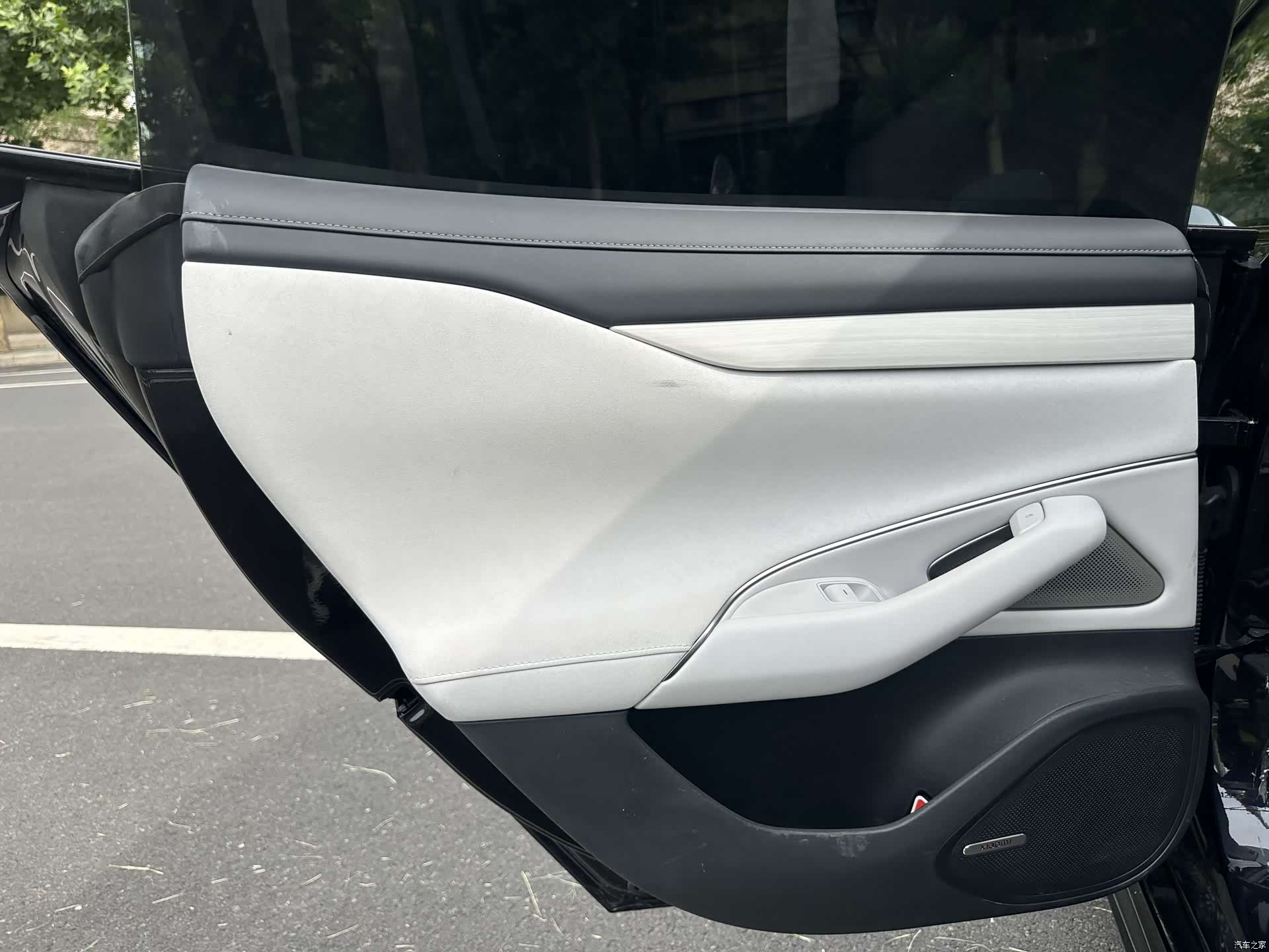 Xiaomi SU7, 2024 11