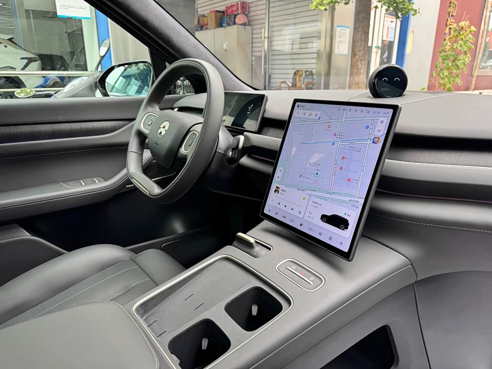 NIO ES8