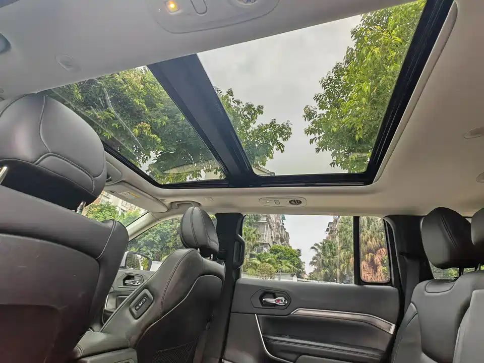 Jeep Grand Commander