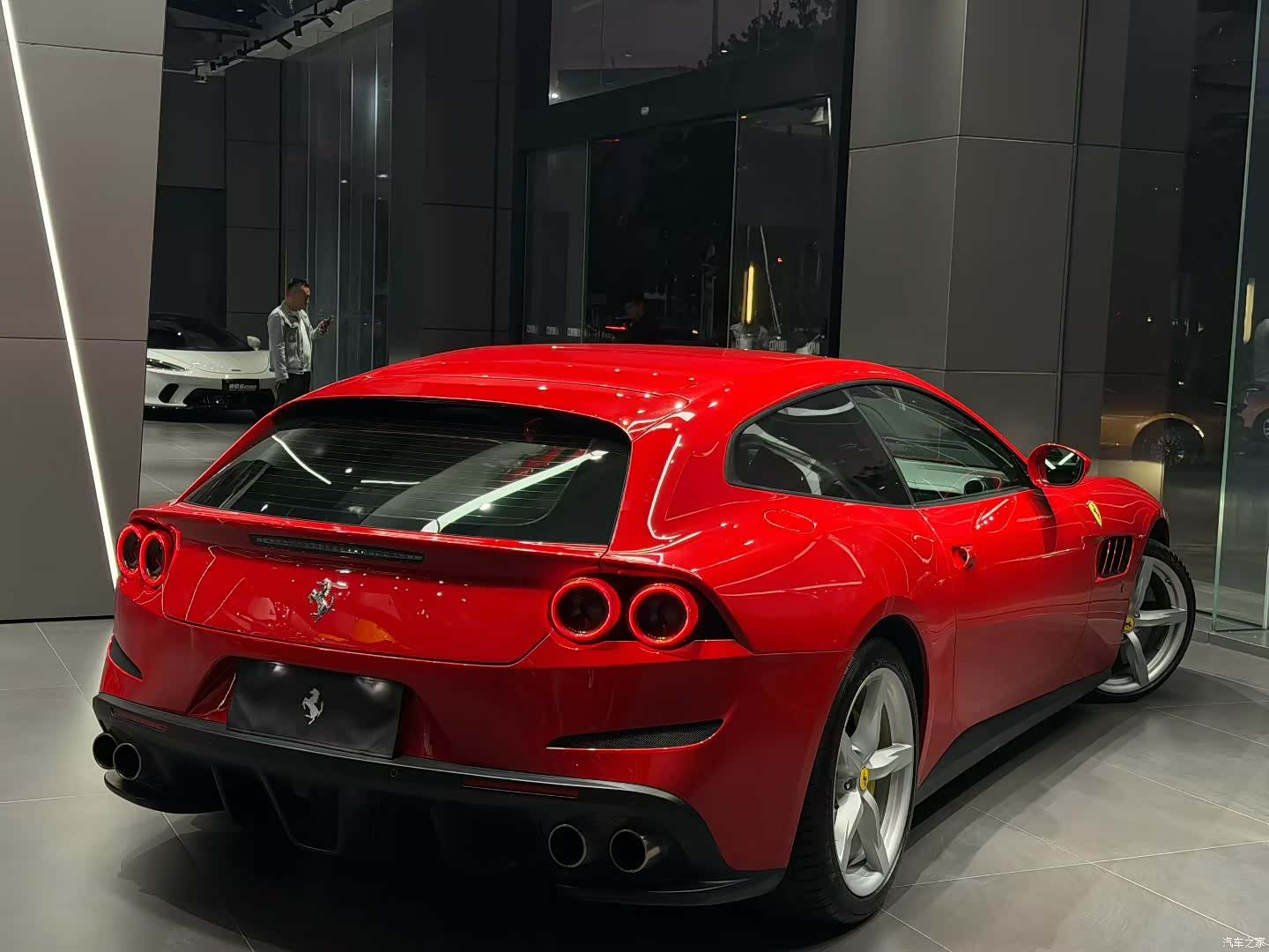 Ferrari GTC4Lus, 2019 3