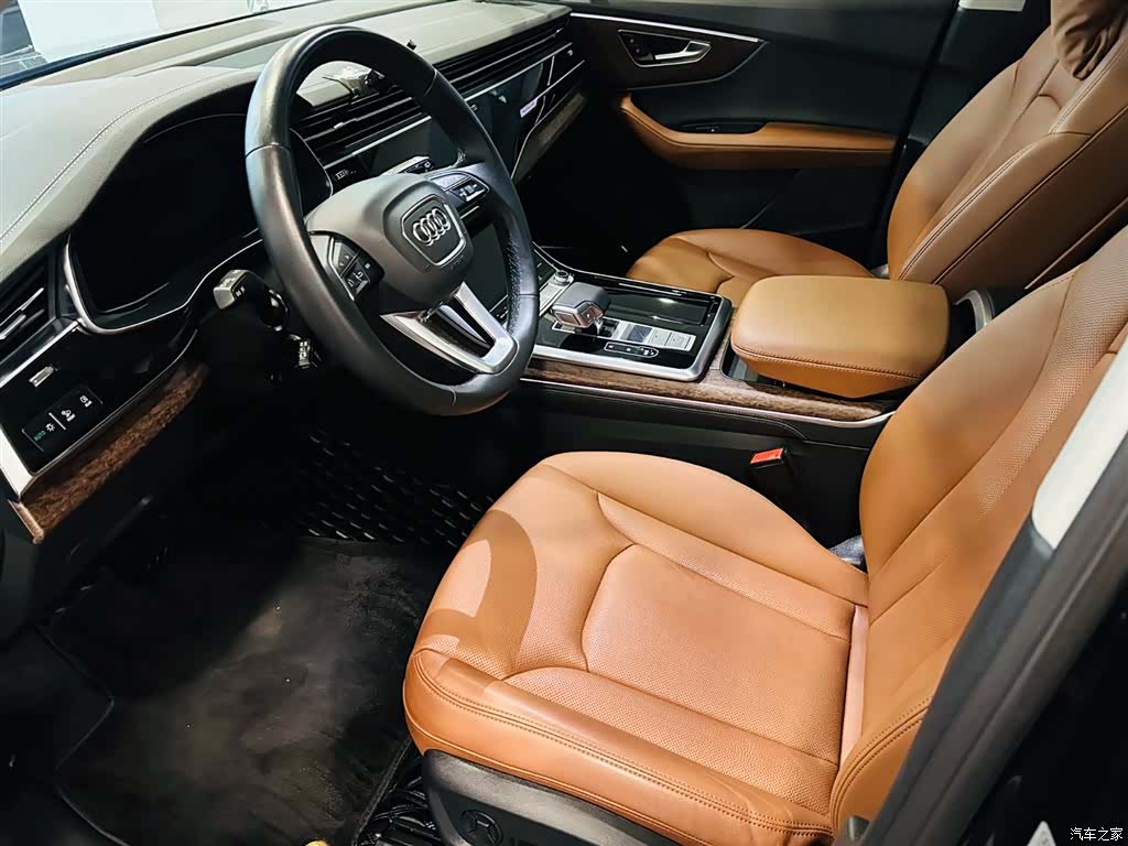 Audi Q7, 2023 10