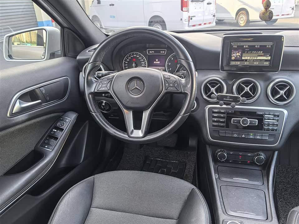 Mercedes-Benz Class A Mercedes-Benz Class A