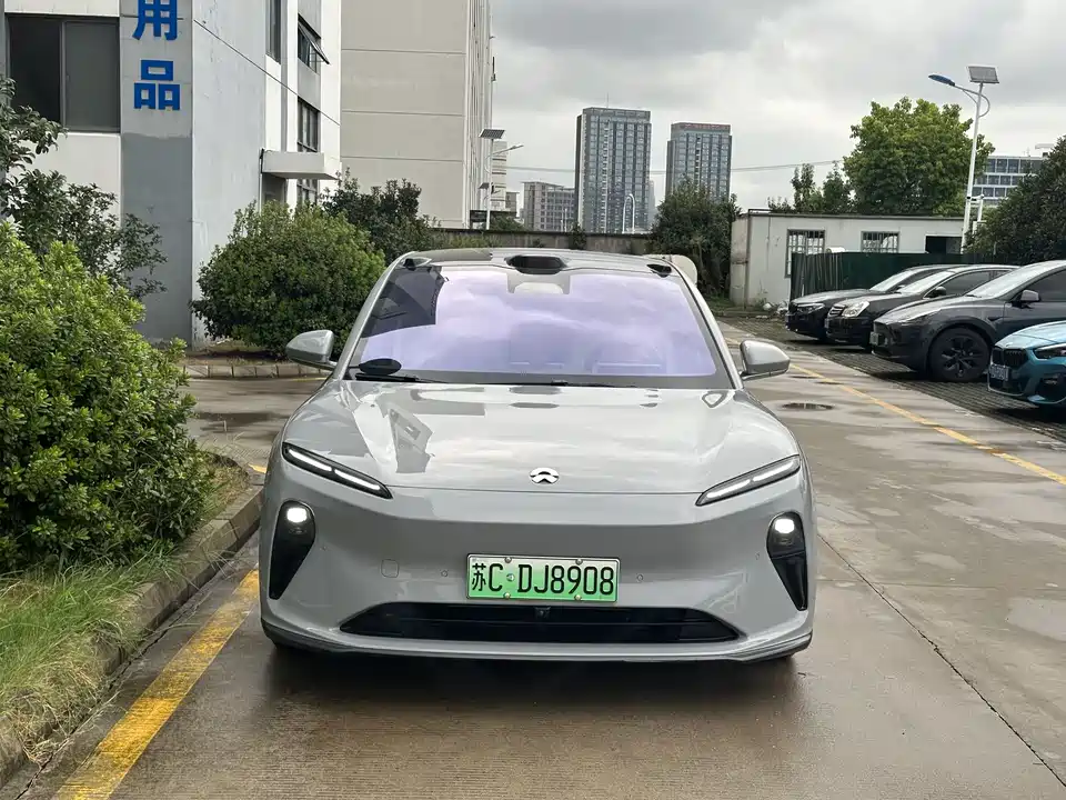 NIO ET5
