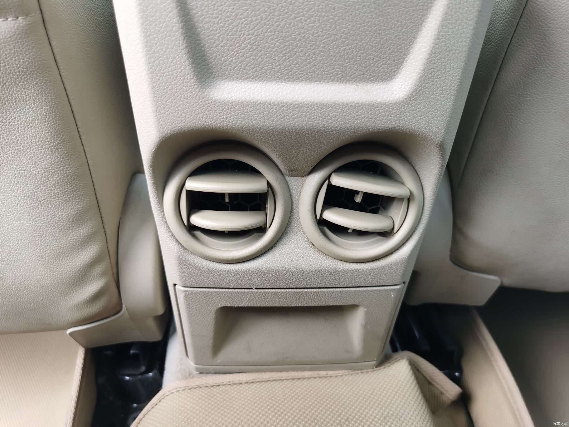 Ford Focus, 2011 13