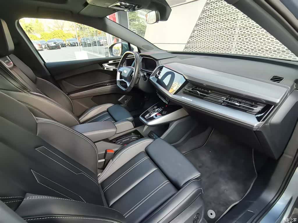 Audi Q4 e-tron, 2024 11