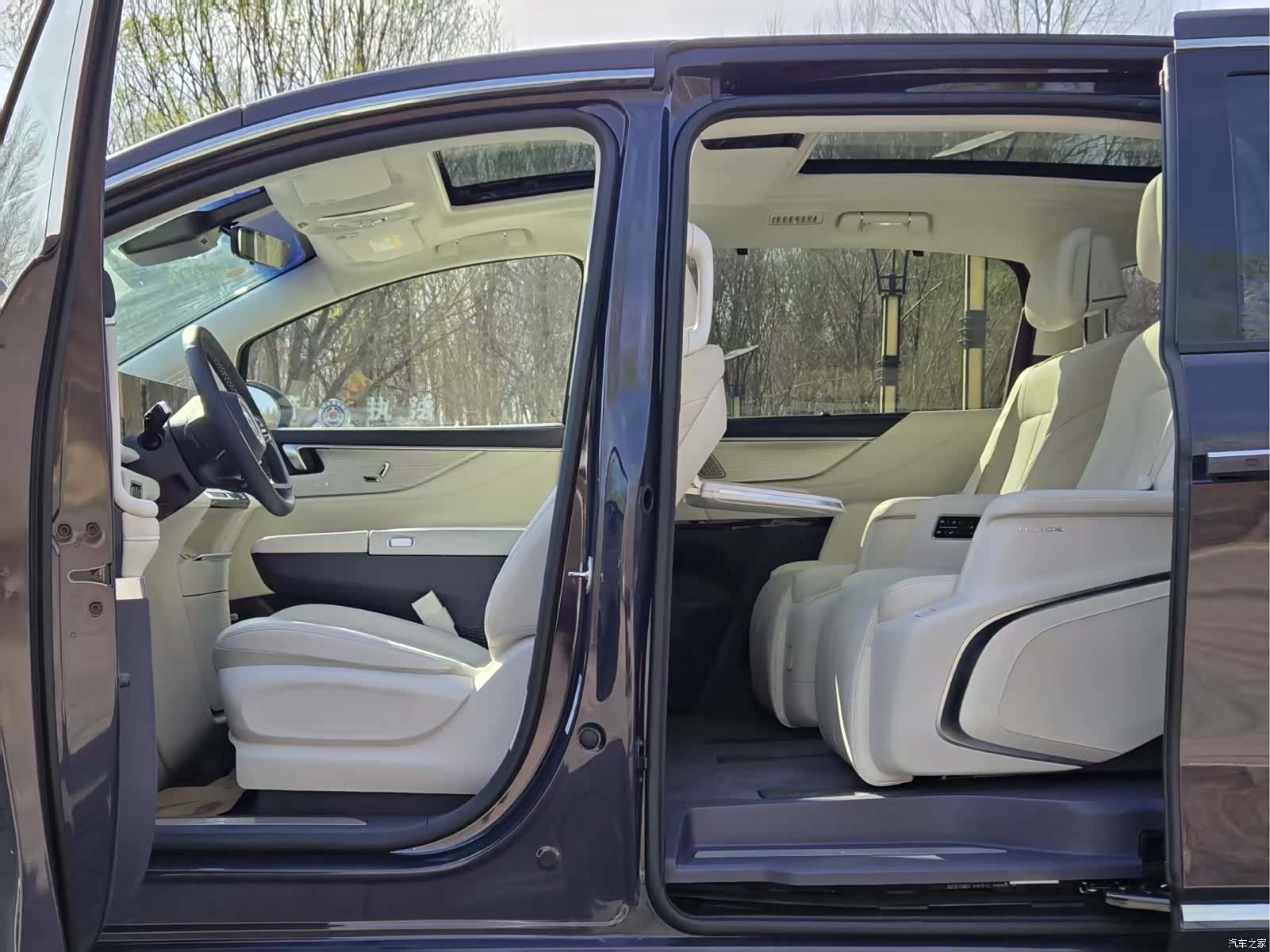 Buick GL8, 2025 8