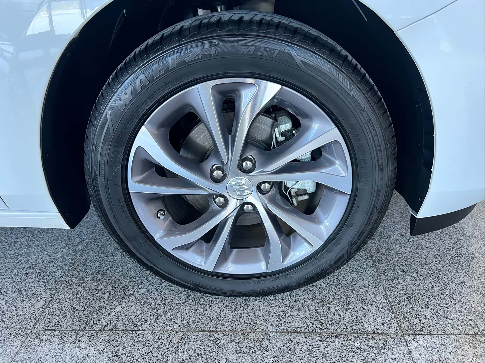 Buick Verano, 2025 13