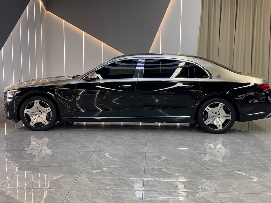 Mercedes-Benz Maybach S-Class 2023, фото 13
