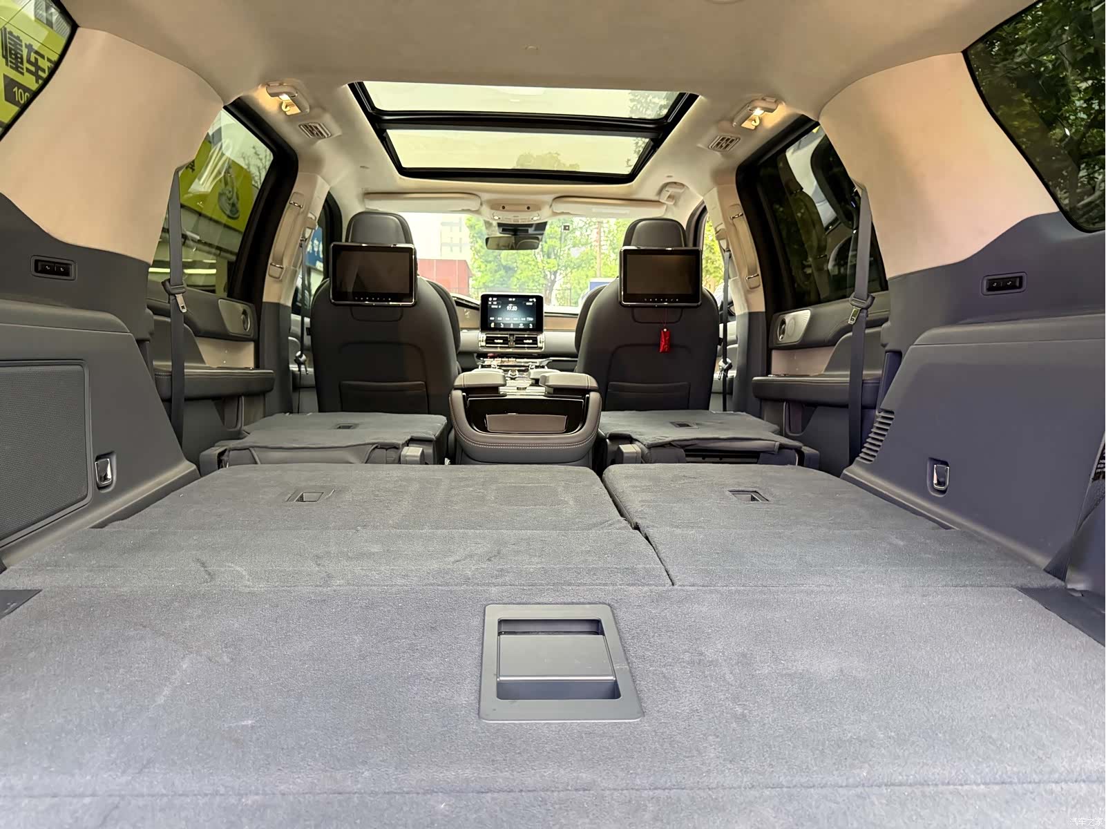 Lincoln Navigator, 2020 7