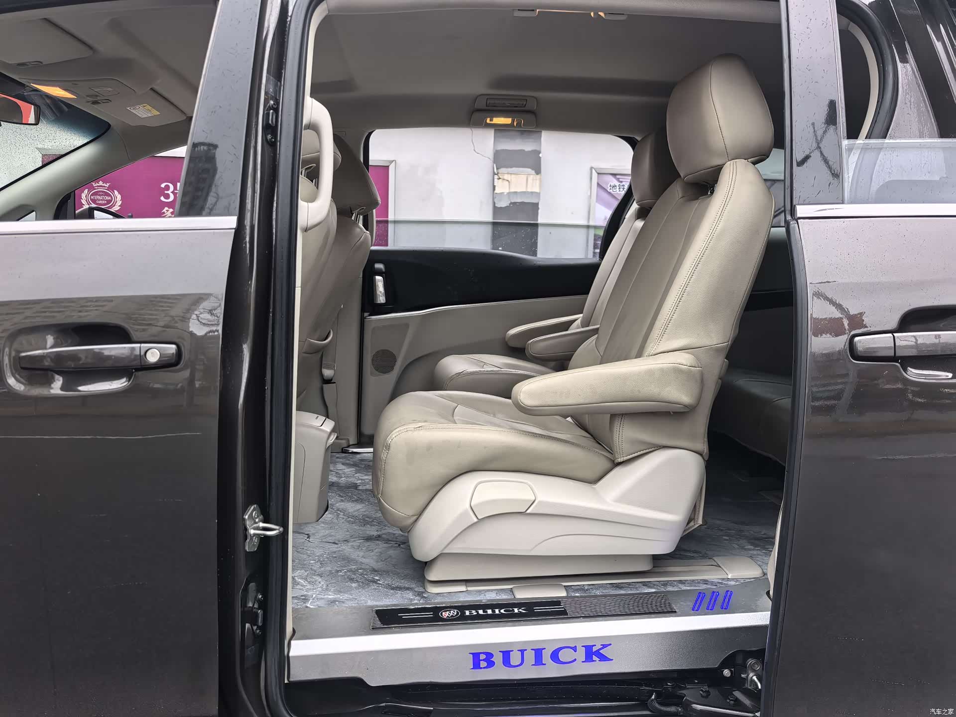 Buick GL8, 2022 10