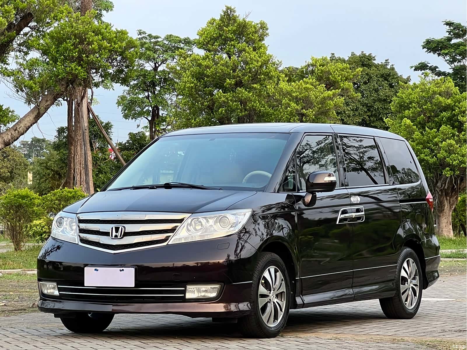 Honda Elysion, 2015 1