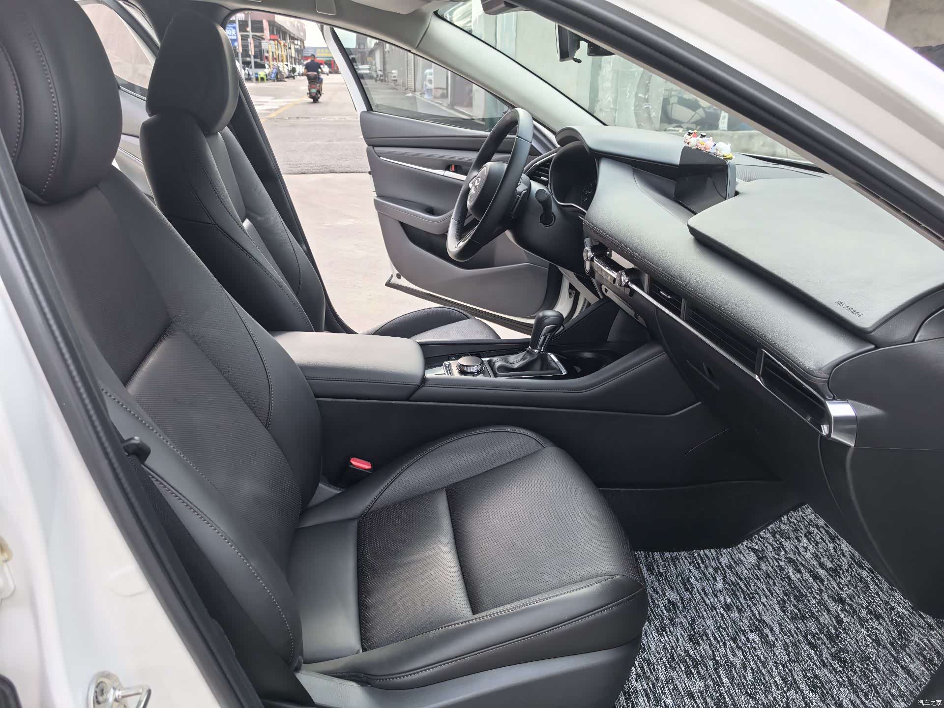Mazda Mazda3, 2023 11
