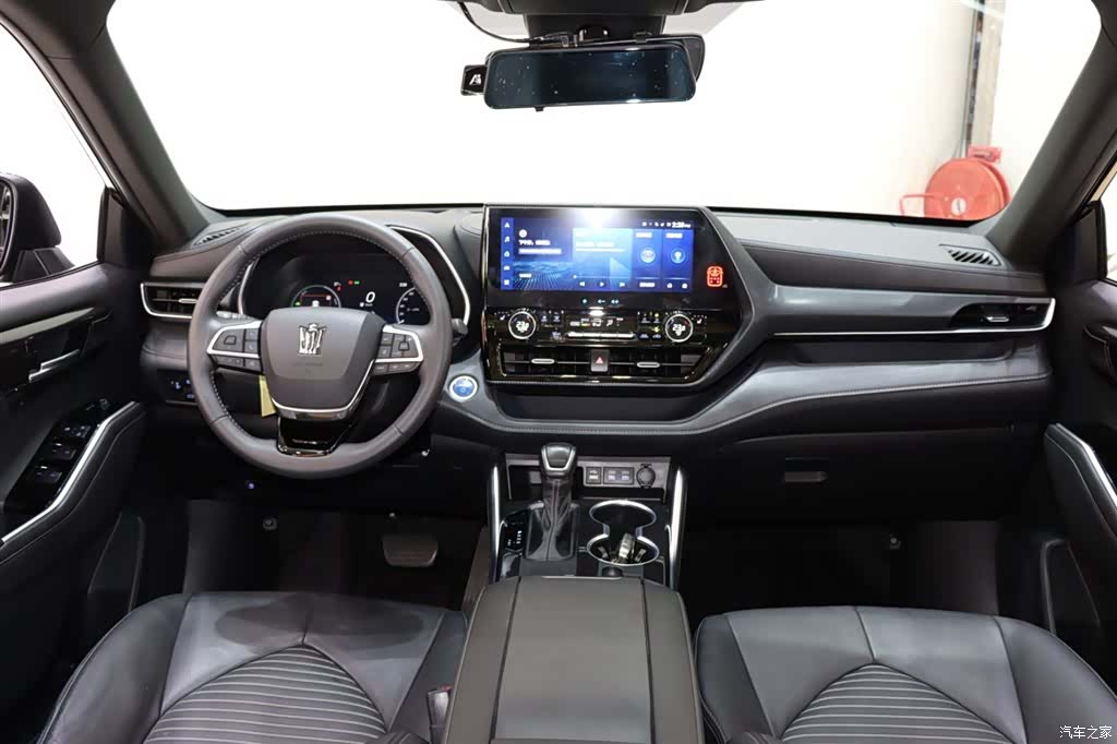 Toyota Crown, 2022 13