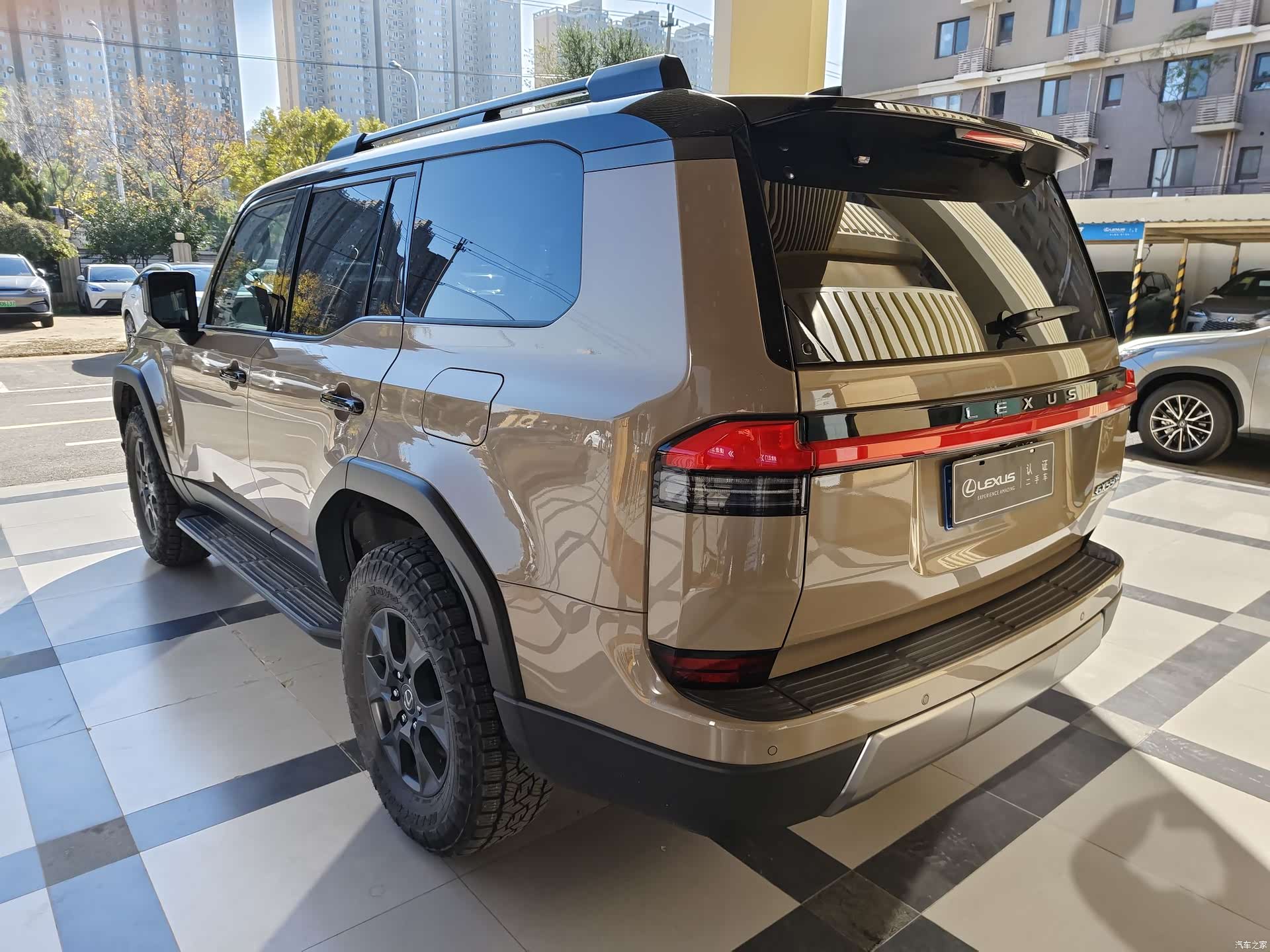 Lexus GX, 2025 4