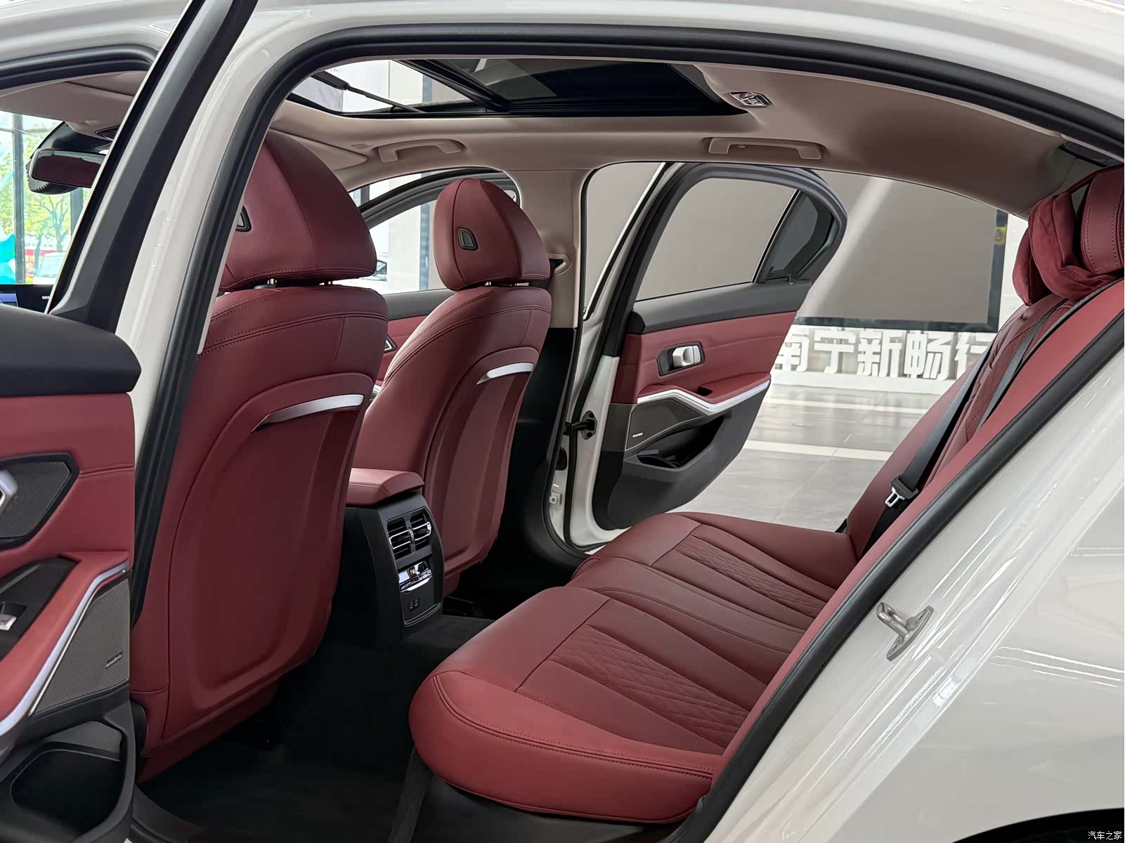 BMW 3 Series, 2023 9