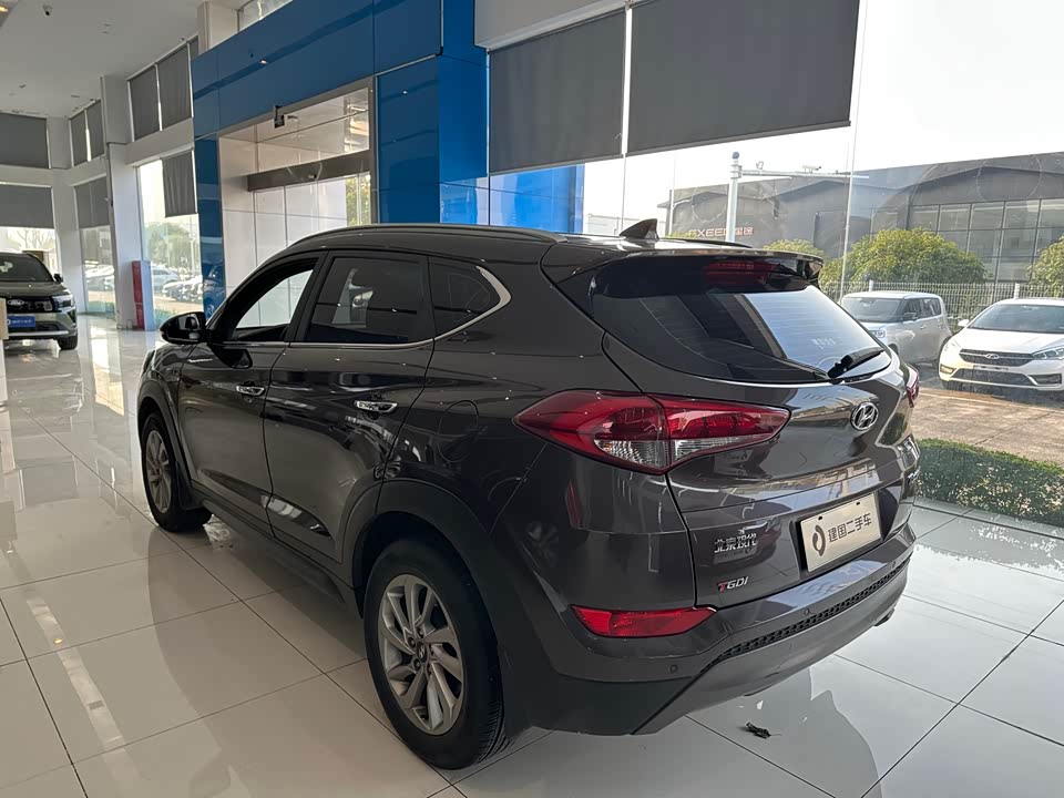 Hyundai Tucson