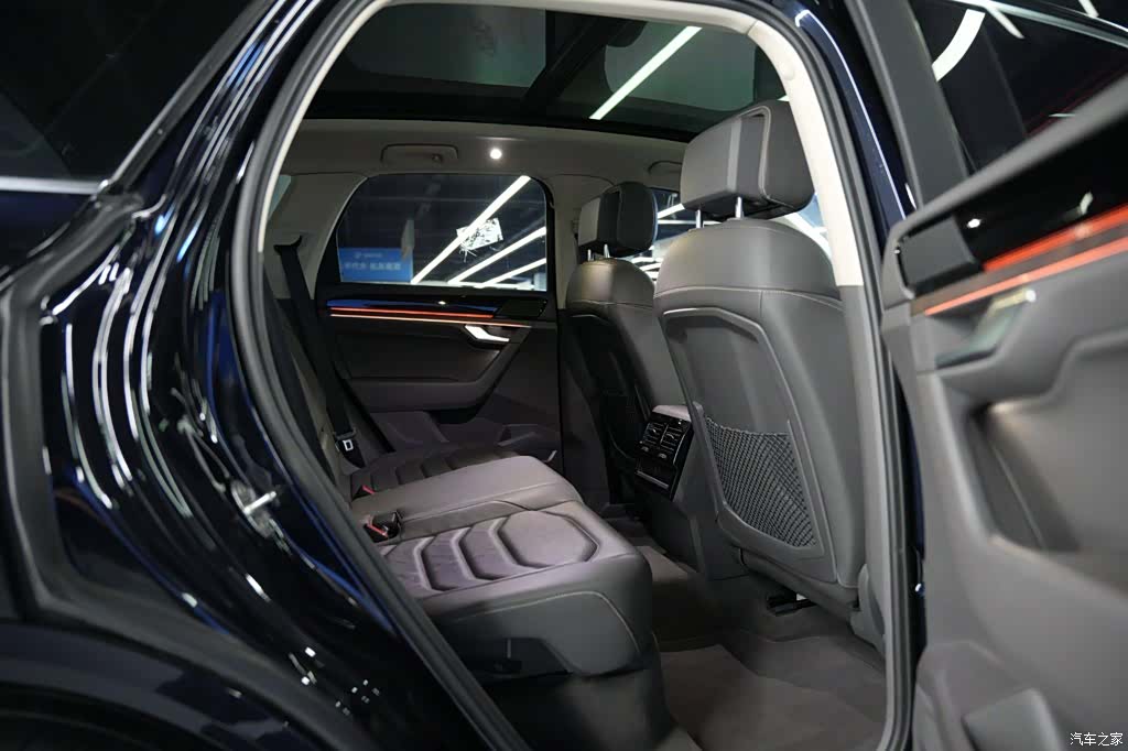 Volkswagen Touareg, 2022 22