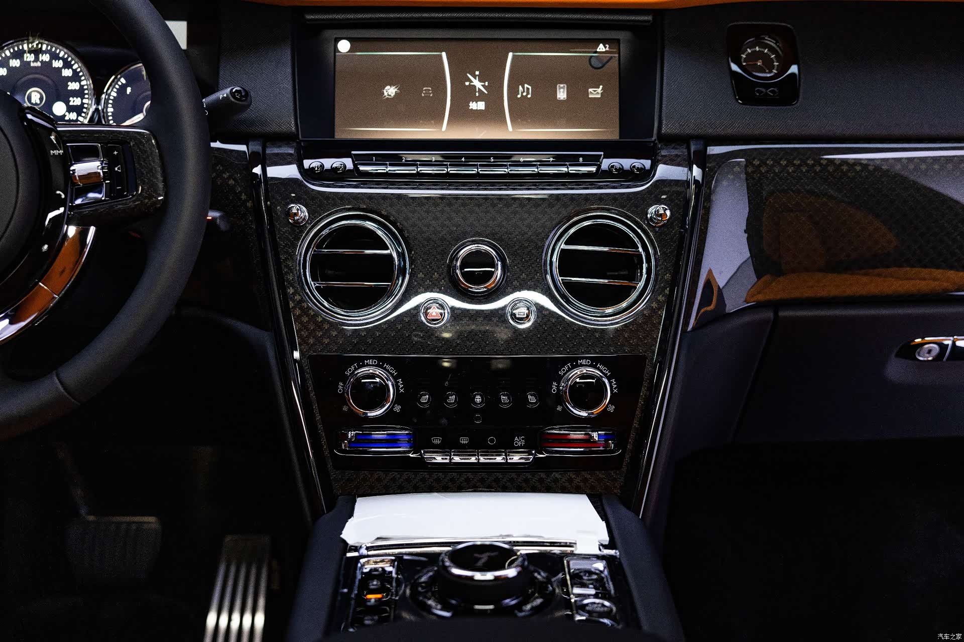 Rolls-Royce Cullinan, 2026 12