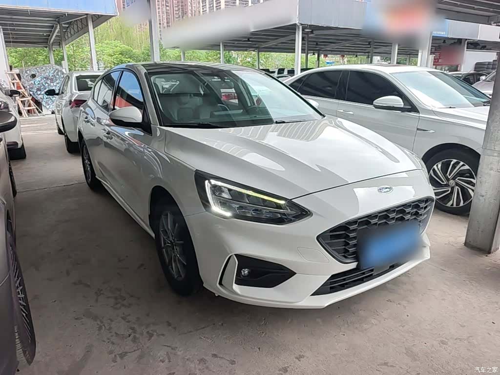 Ford Focus, 2022 4