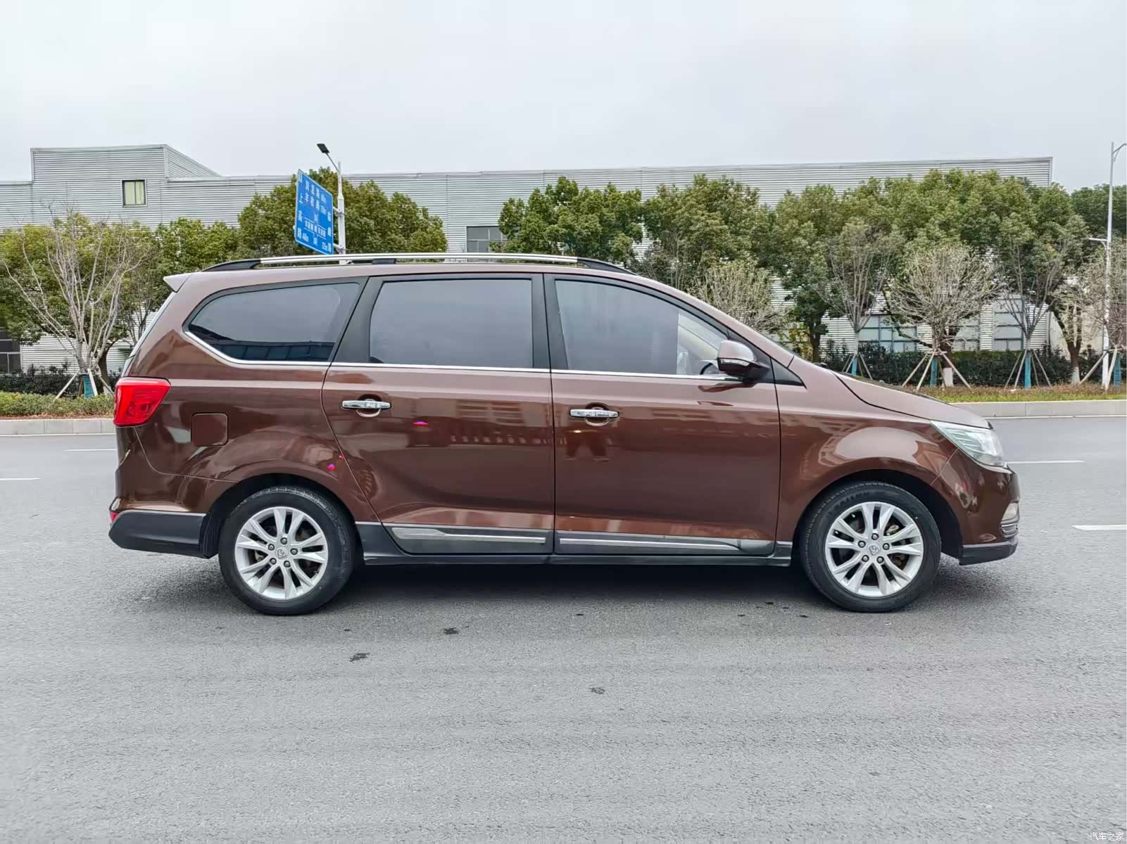 Wuling 730, 2016 4