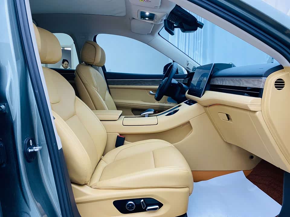 AITO Ask the world M5