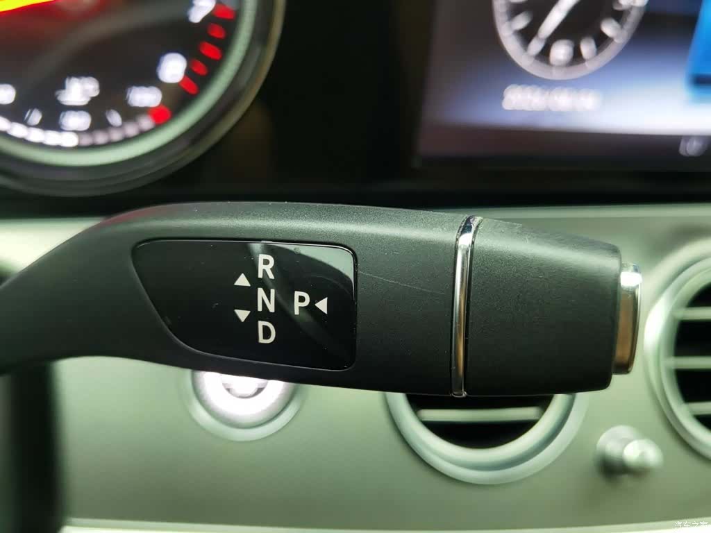 Mercedes-Benz E-Class, 2017 13