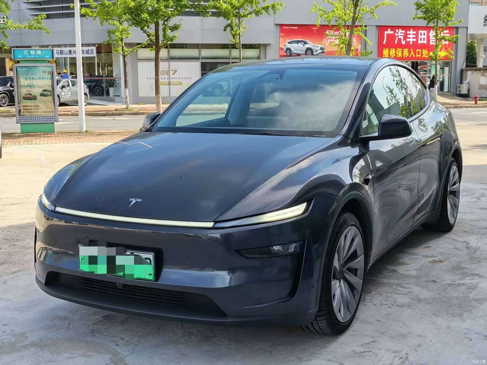 Tesla Model Y, 2025 1
