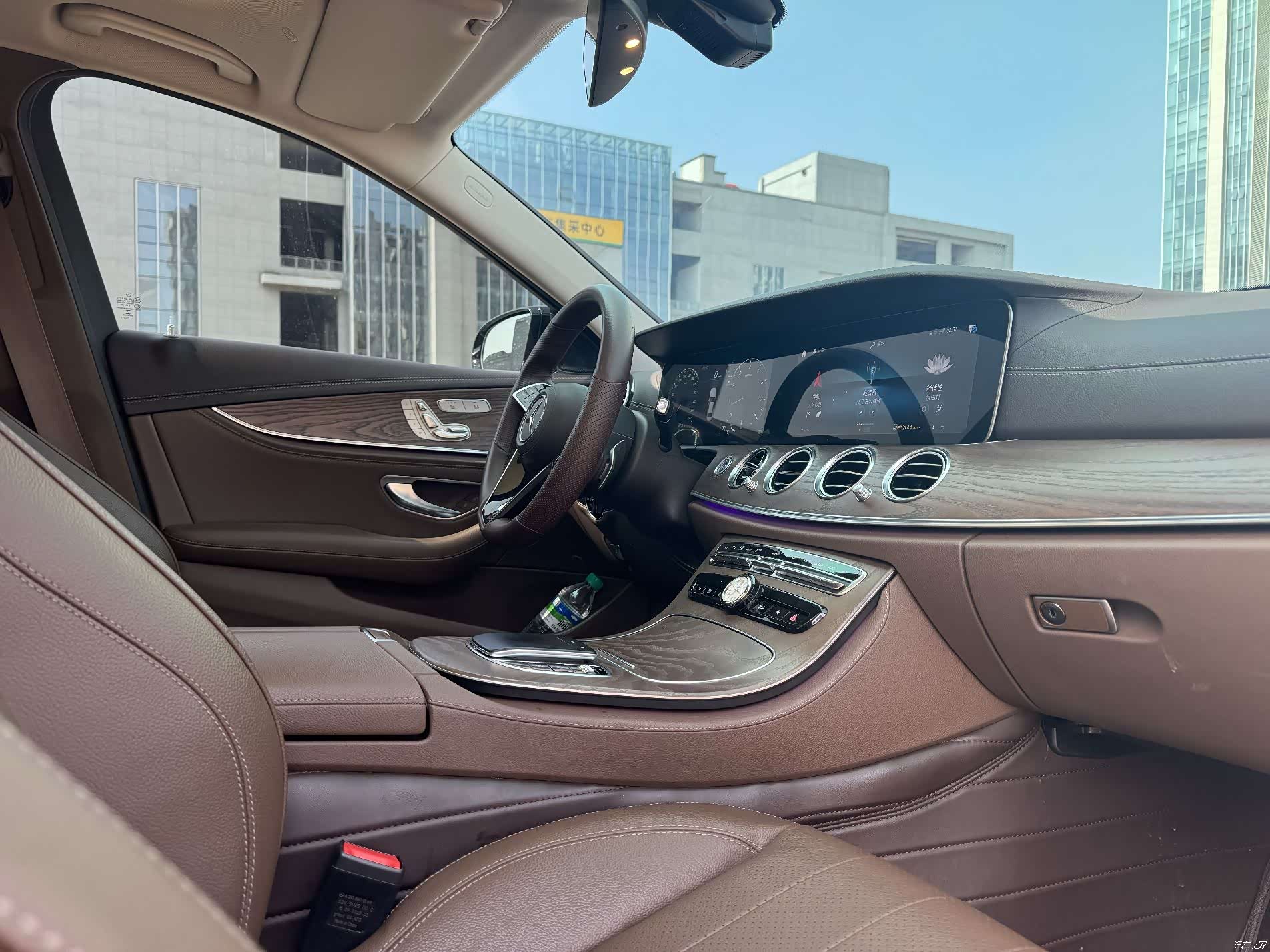 Mercedes-Benz E-Class, 2023 12