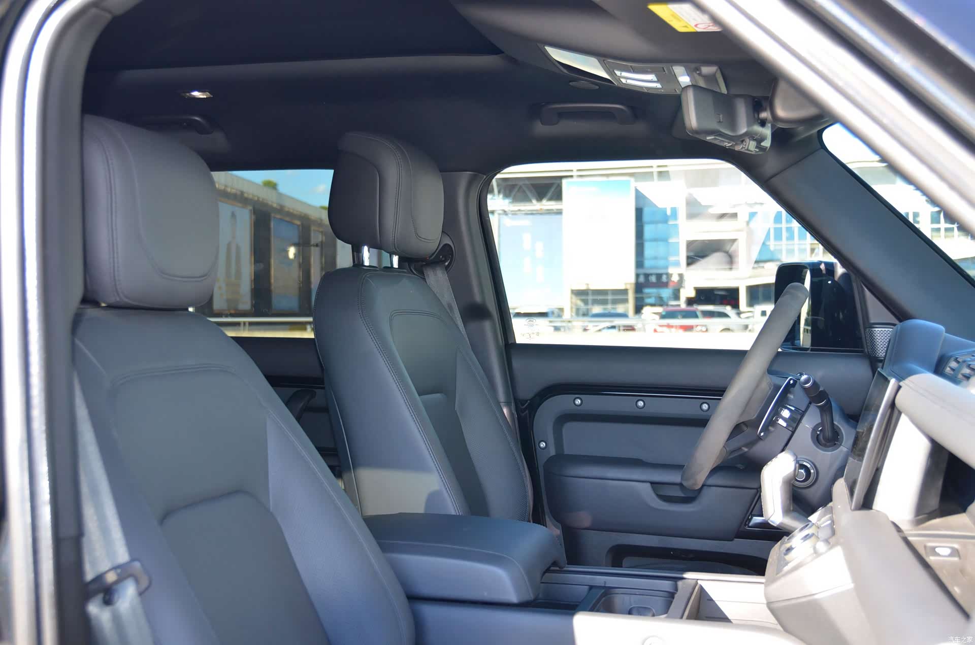 Land Rover Defender, 2023 19