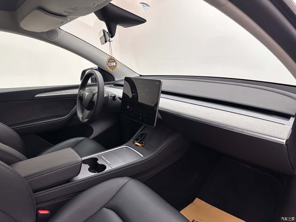 Tesla Model Y, 2023 11
