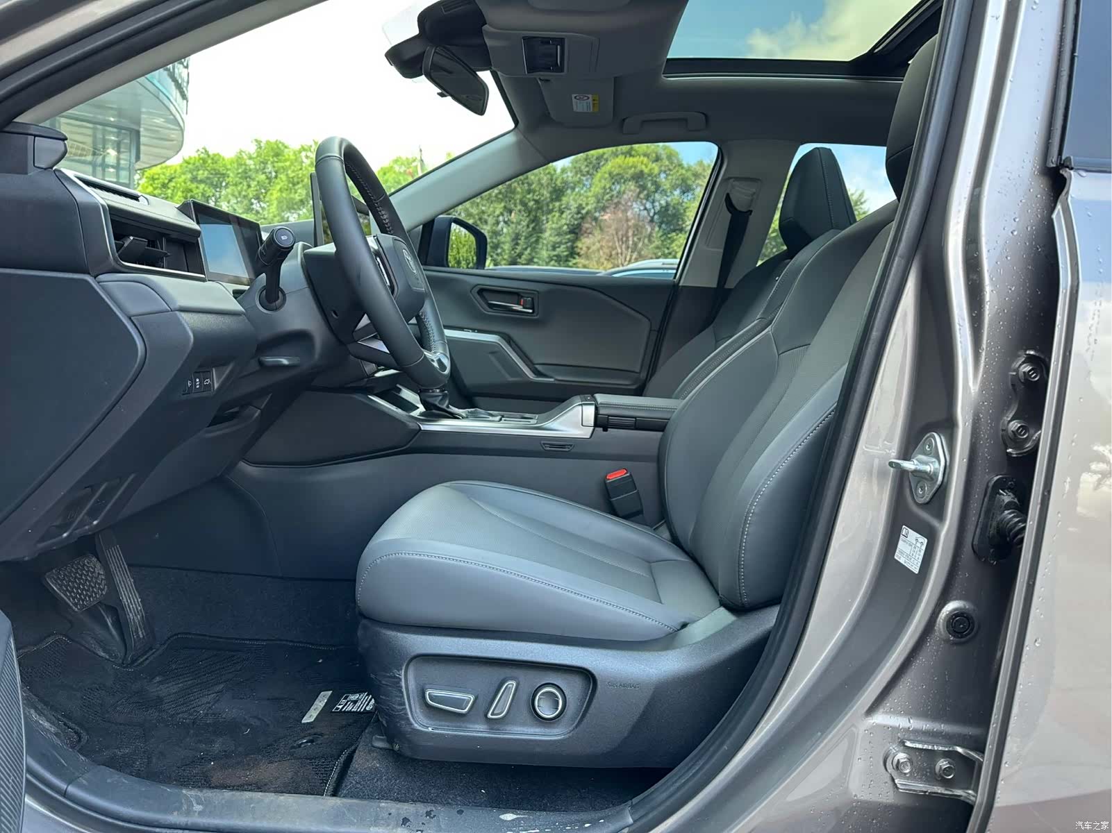 Toyota RAV4, 2026 17