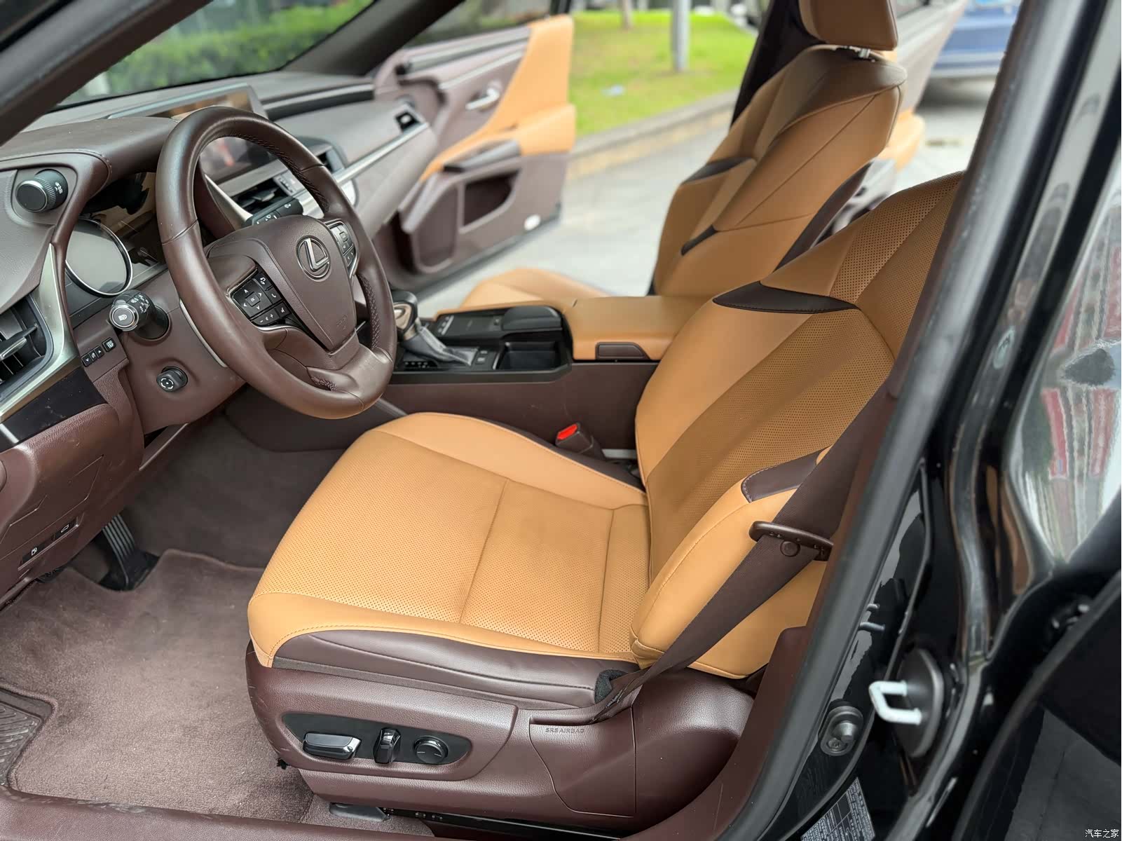 Lexus ES, 2020 4