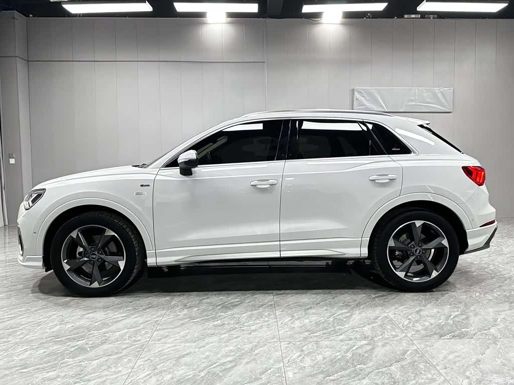Audi Q3, 2022 9