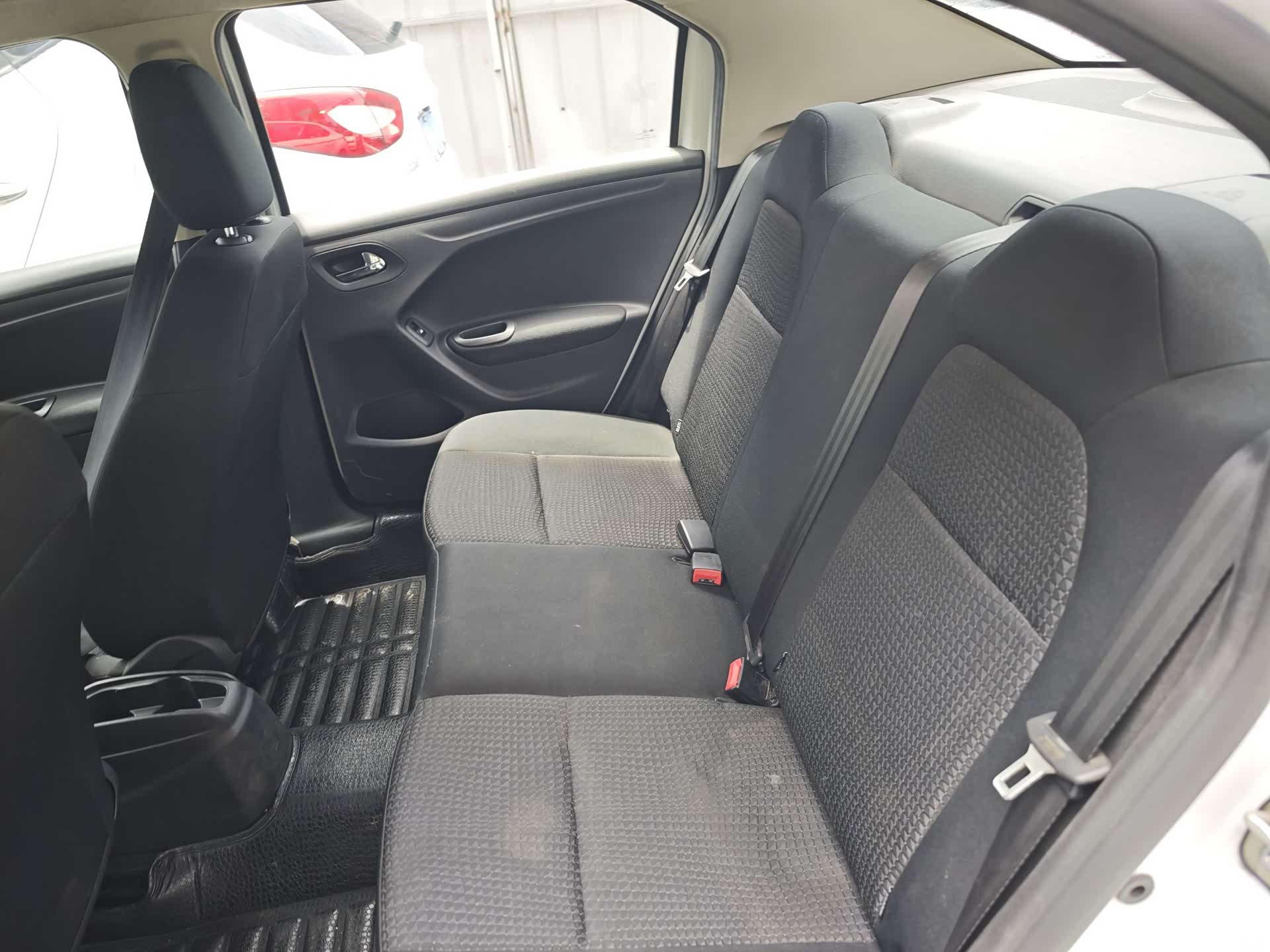 Peugeot 301, 2014 9