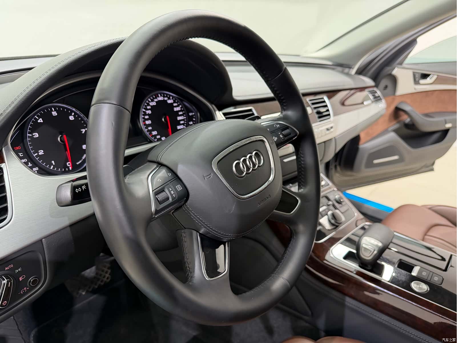 Audi A8L, 2014 10