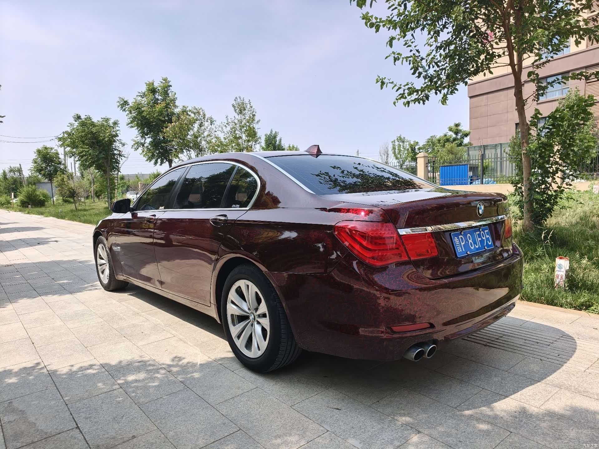 BMW 7 Series, 2011 3