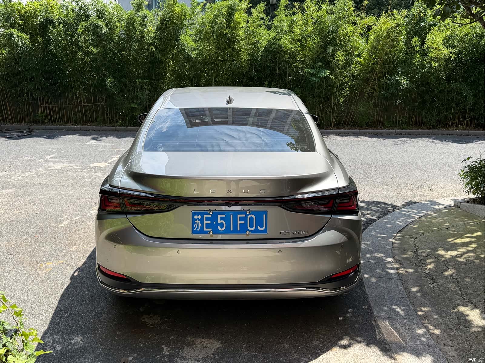 Lexus ES, 2026 10