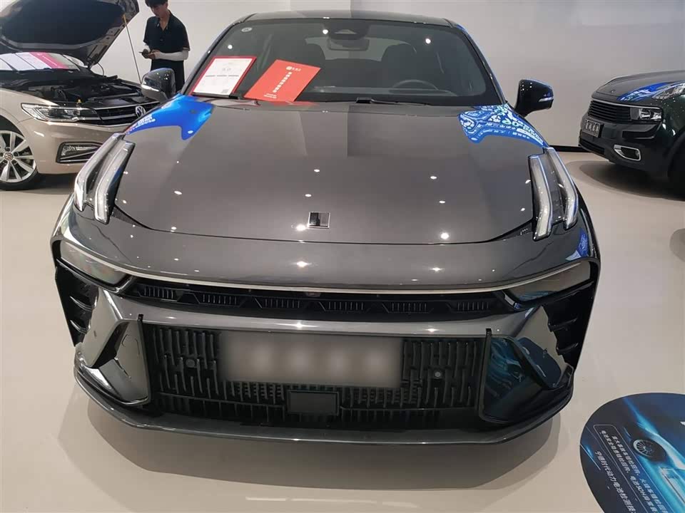 Lynk & Co 03 Lynk & Co 03