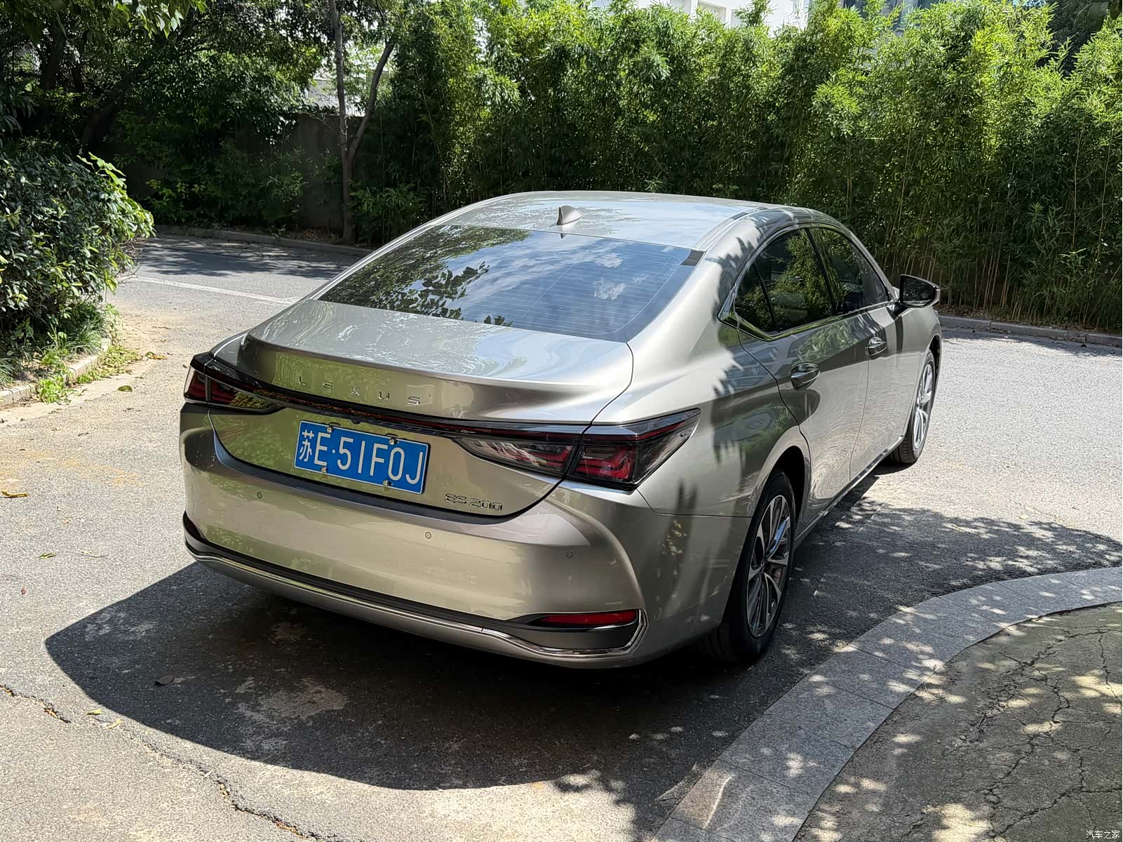 Lexus ES, 2026 9