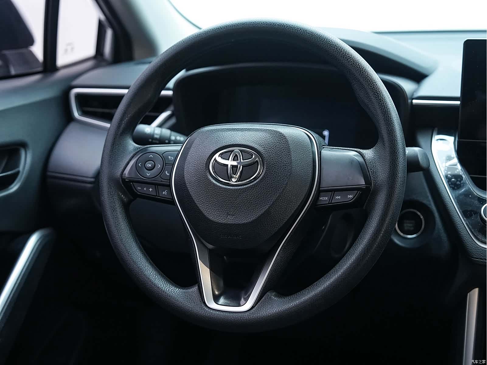 Toyota Frontlander, 2023 24