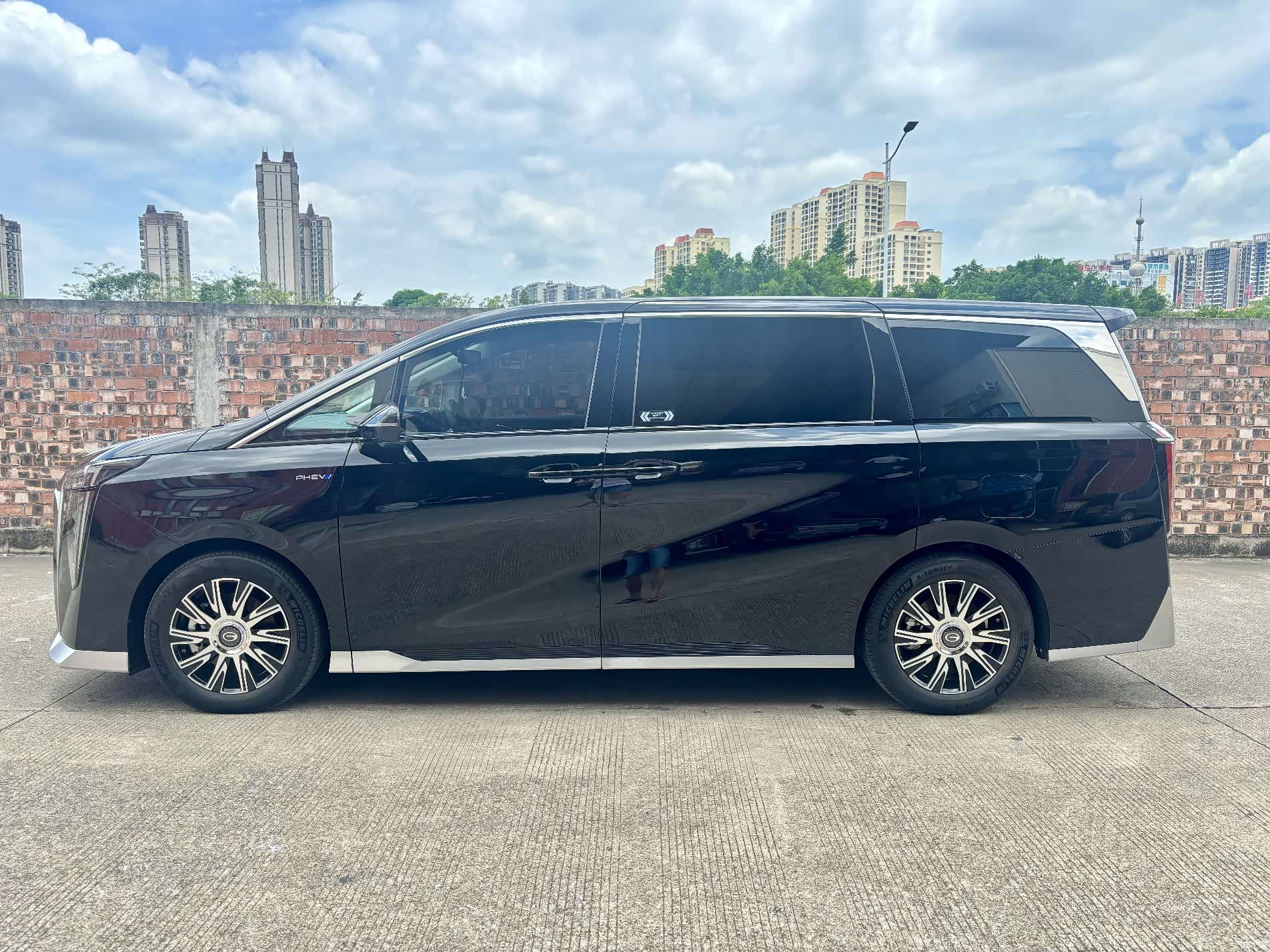 Trumpchi E9, 2025 7
