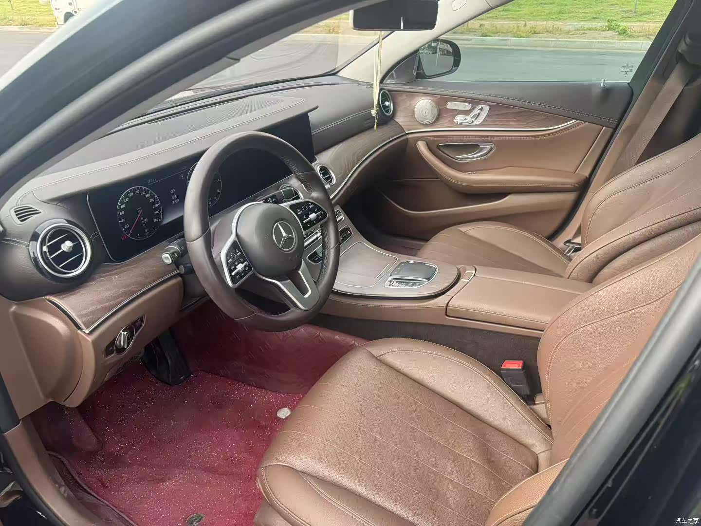 Mercedes-Benz E-Class, 2020 4
