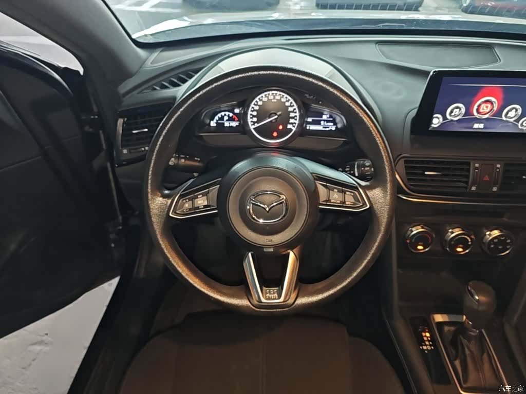 Mazda CX-4, 2021 11