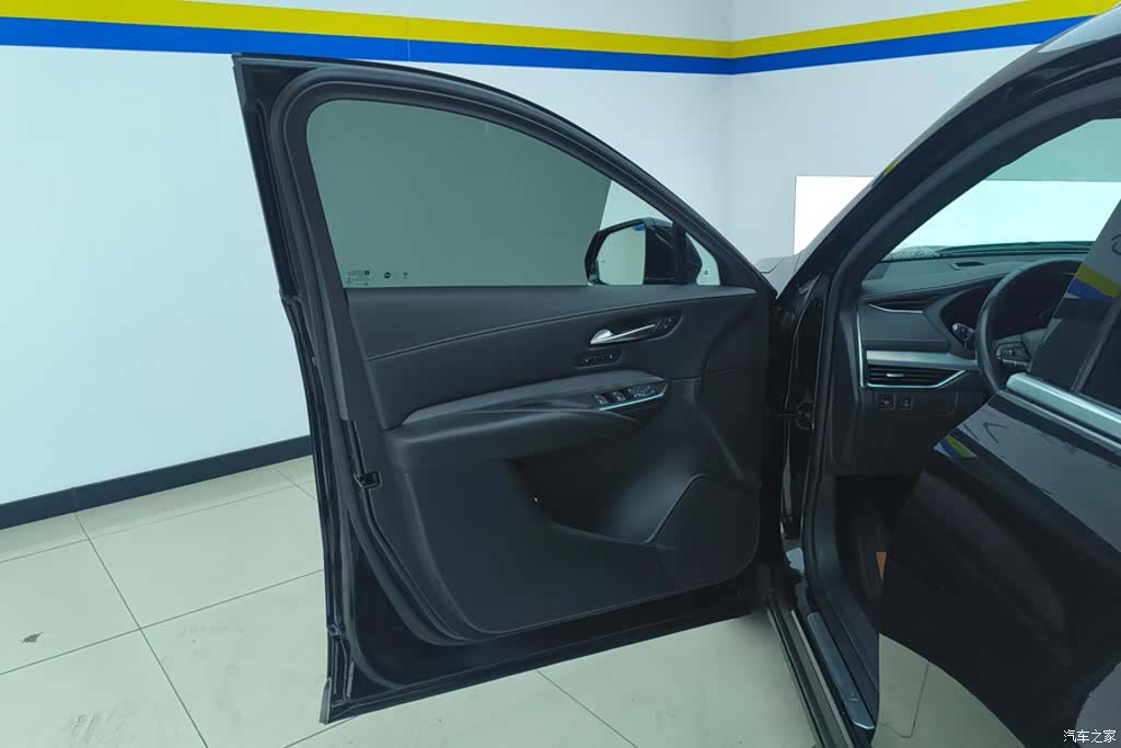 Cadillac XT4, 2023 7