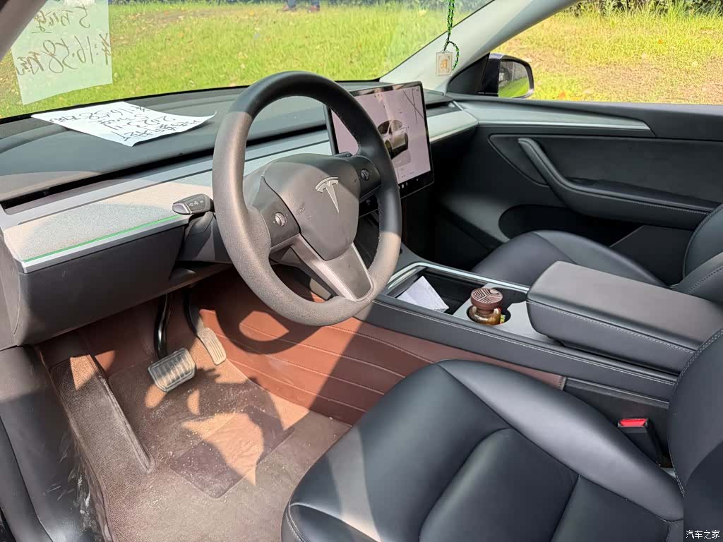 Tesla Model Y, 2023 7