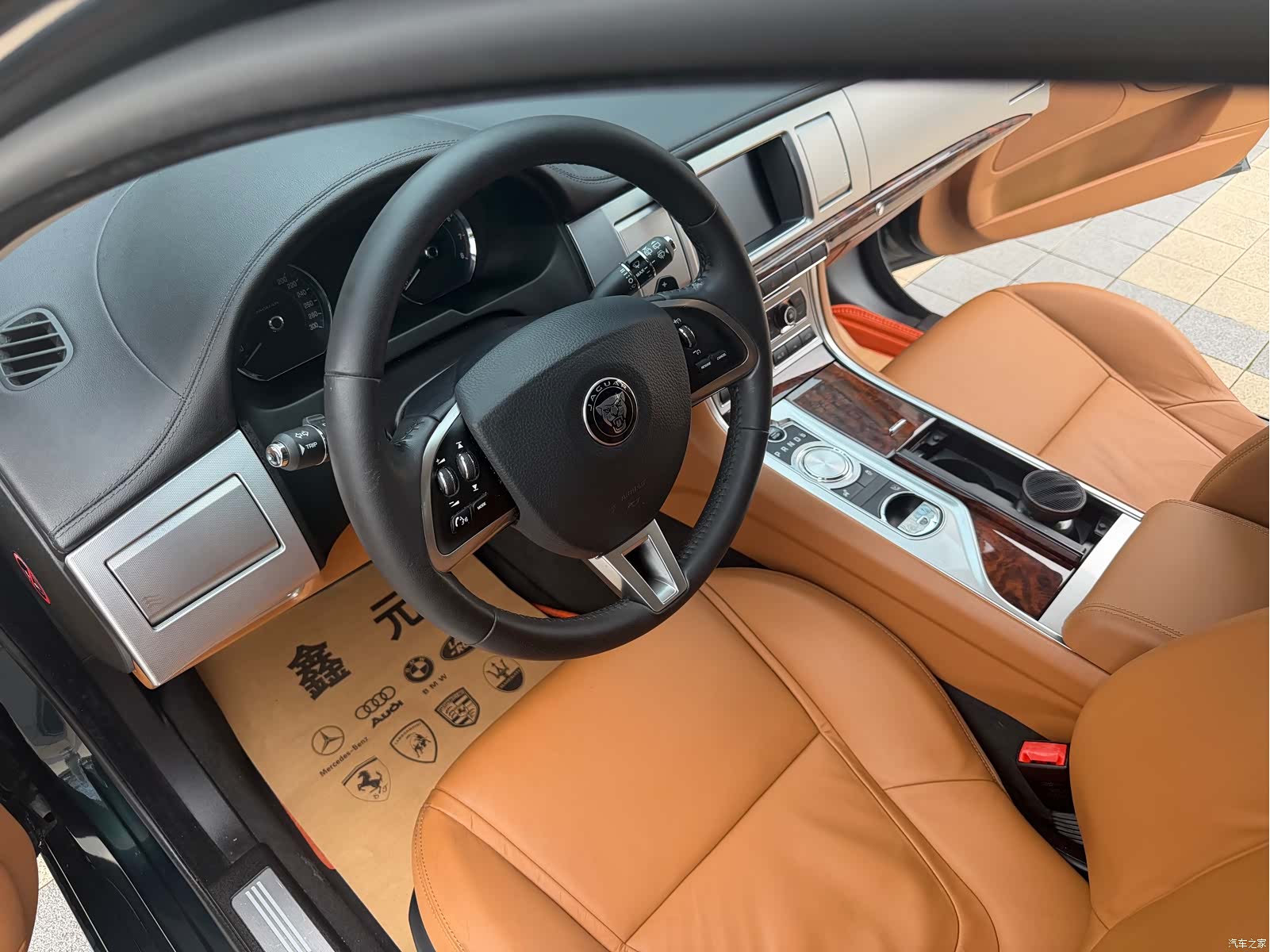Jaguar XF, 2015 13