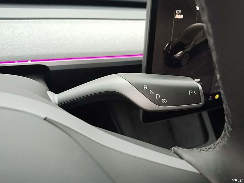 Tesla Model Y, 2024 14