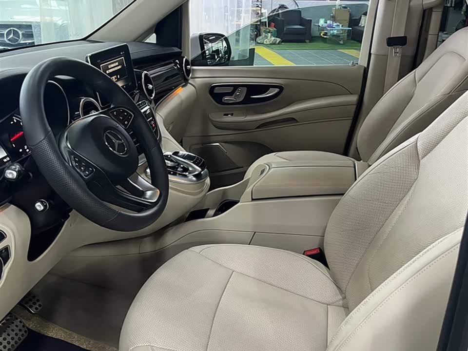 Mercedes-Benz V-class